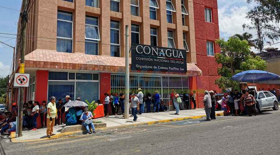 FP14 de Junio toma oficinas de CONAGUA; exigen predios para vender madera