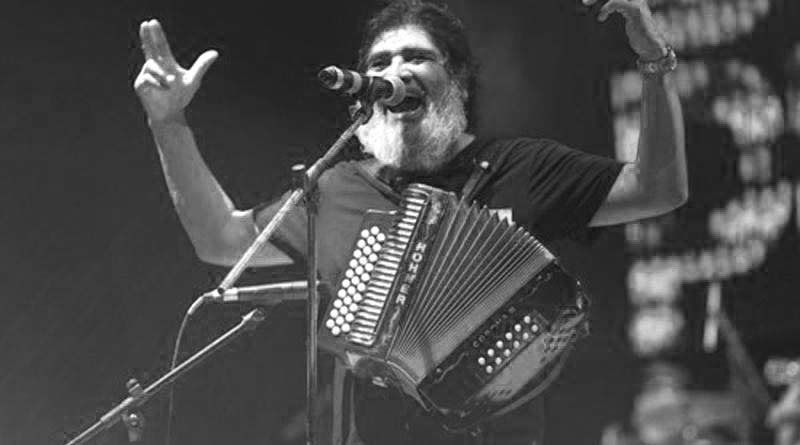 Reportan la muerte del rebelde del acordeón, Celso Piña