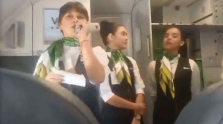 Video: Aerolínea cumple sueño de niño que lucha contra el Cáncer