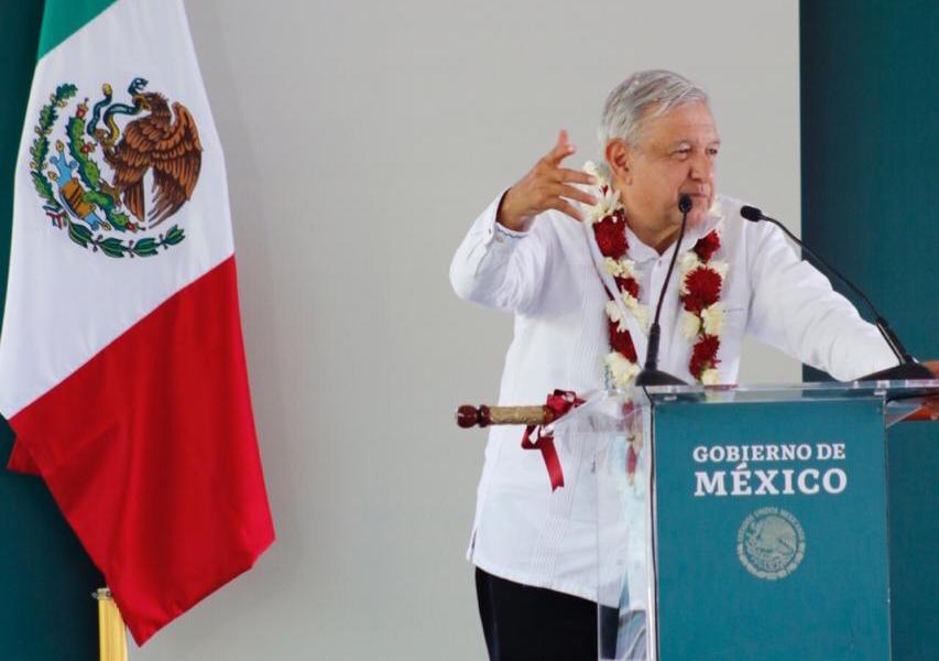 AMLO visita Hospital de Villa Alta en segundo día de gira en Oaxaca