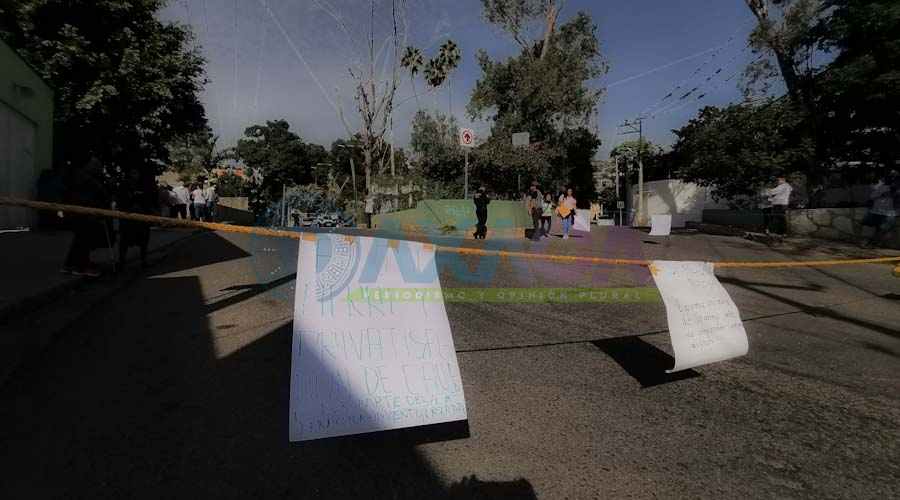 Bloqueo en puente de la Casacada; vecinos se niegan al cambio de vialidad