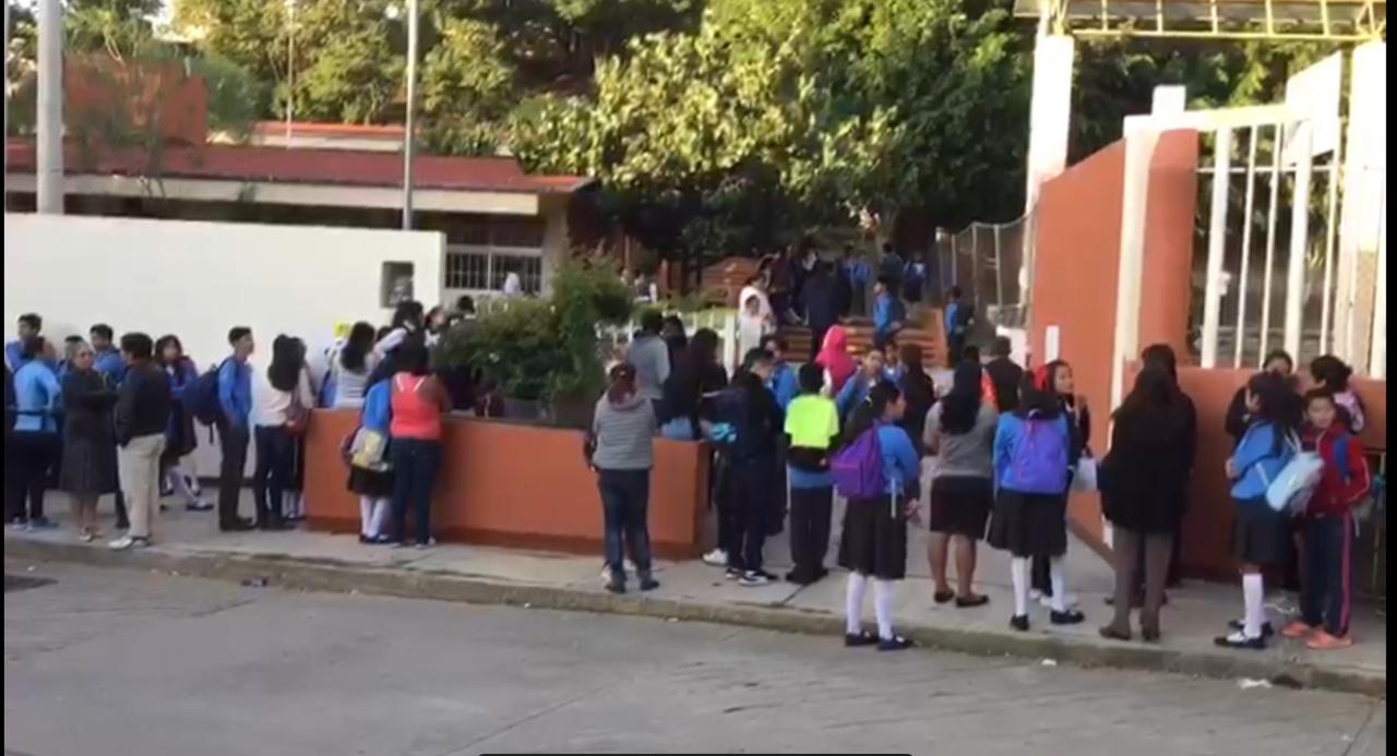 Una semana después regresan a clases alumnos de la secundaria Rodolfo Morales, Oaxaca