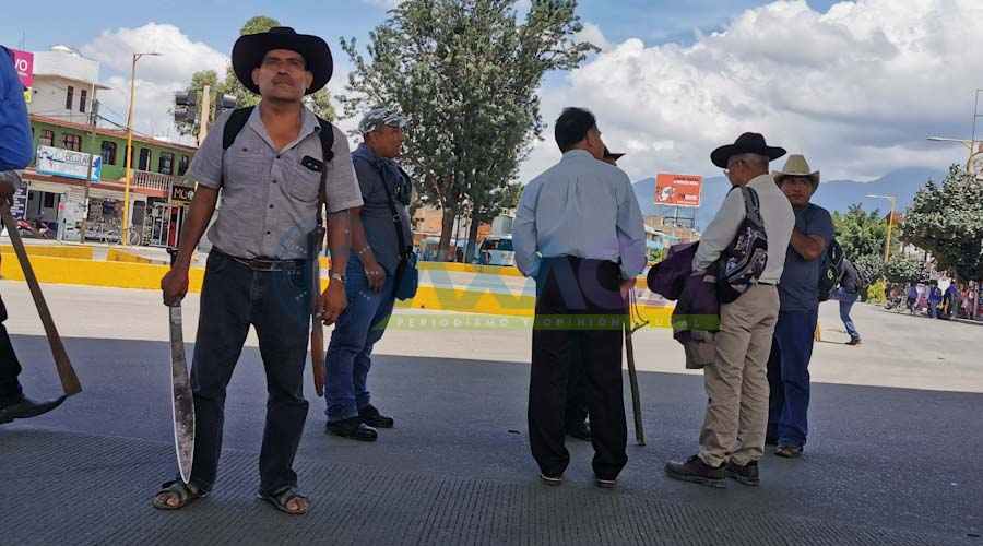 Habitantes de la Sierra Sur, desquician la capital de Oaxaca