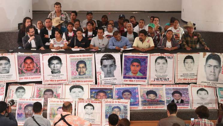 Fiscalía de Ayotzinapa va por funcionarios involucrados en el caso de los normalistas