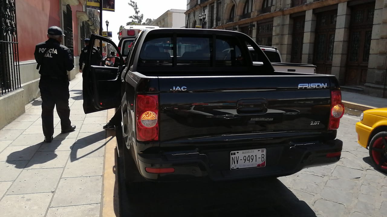 Atropellan a mujer de la tercera edad frente al teatro Macedonio Alcalá, Oaxaca