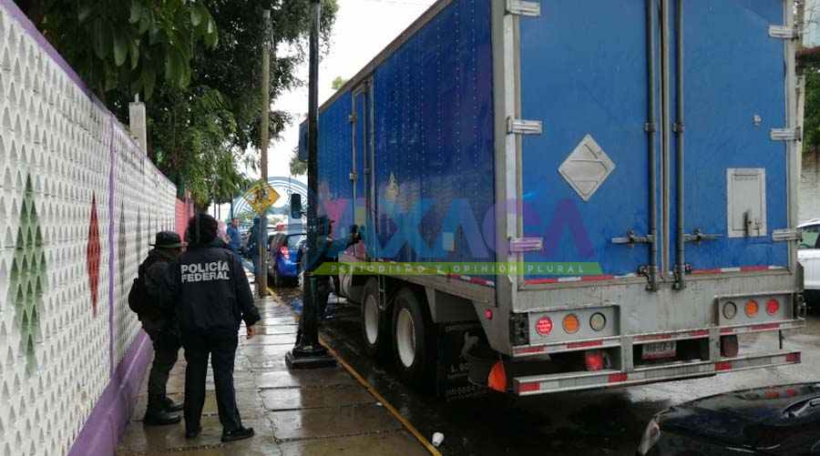 Aseguran camión con reporte de robo en Oaxaca