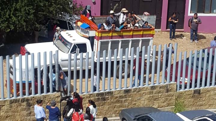 Organizaciones sociales se apoderan de Ciudad Judicial y secuestran a trabajadores