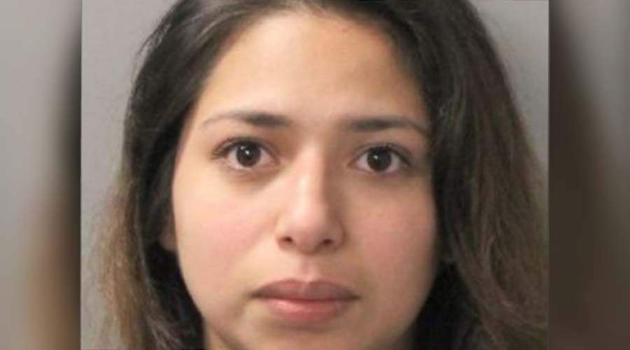 A prisión maestra de secundaria por tener sexo con alumno