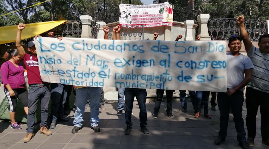 Habitantes de San Dionisio del Mar exigen reconocimiento de su autoridad