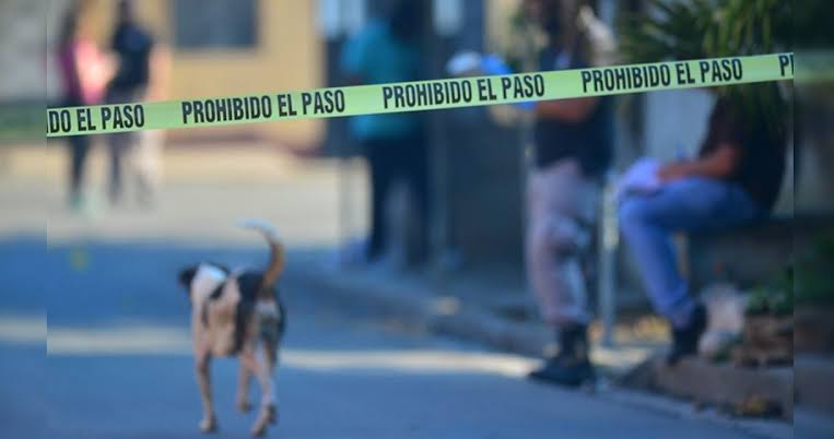 Bebé pierde la vida en incendio cuando su mamá cargaba su celular con la vecina