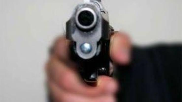 Le roban a hombre 50 mil pesos, era su liquidación