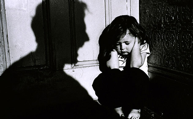 Senado prohibe manazos, nalgadas y cachetadas a menores de edad