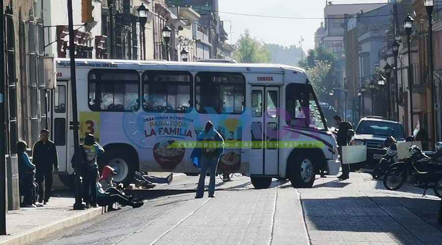 Bloquean sindicalizados por falta de atención del presidente municipal de Oaxaca