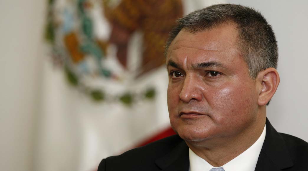 García Luna estría negociando con autoridades de EU