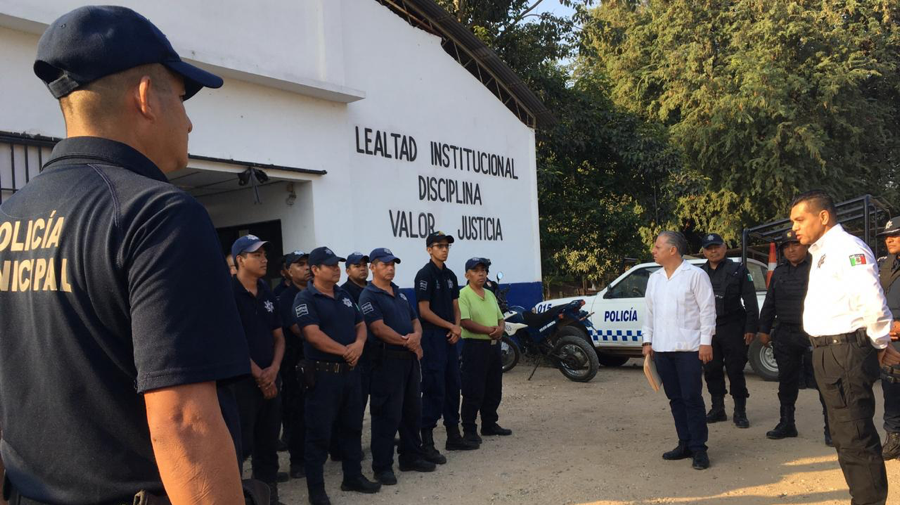 Video: Reinstala titular de la SSPO Comandancia de la Policía Estatal en Loma Bonita, Oaxaca