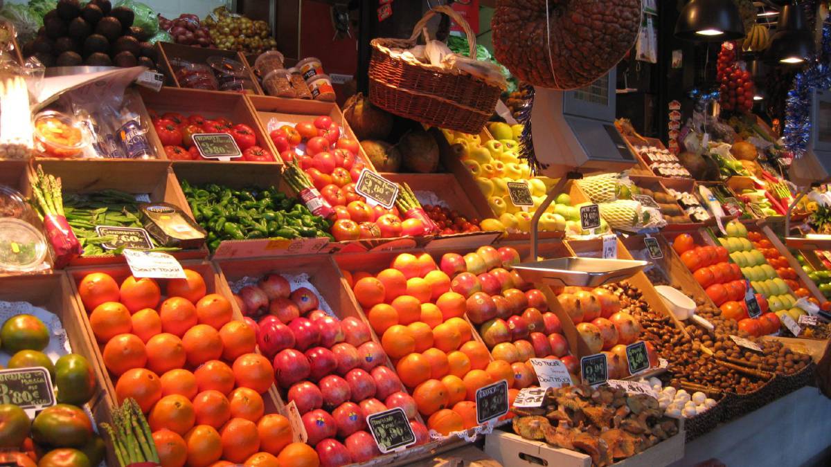 Estas son algunas recomendaciones para limpiar y desinfectar alimentos y productos.