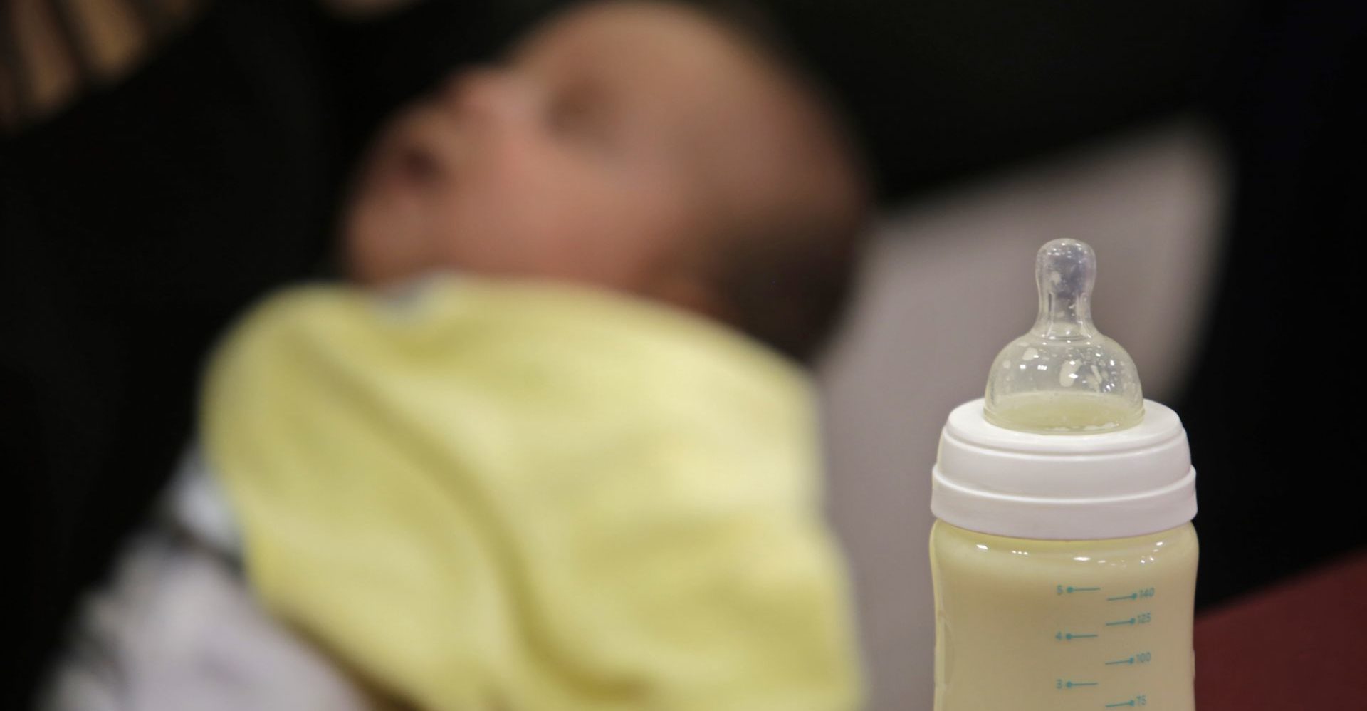 Vacunas para menores de un año siguen aplicándose pese a confinamiento.