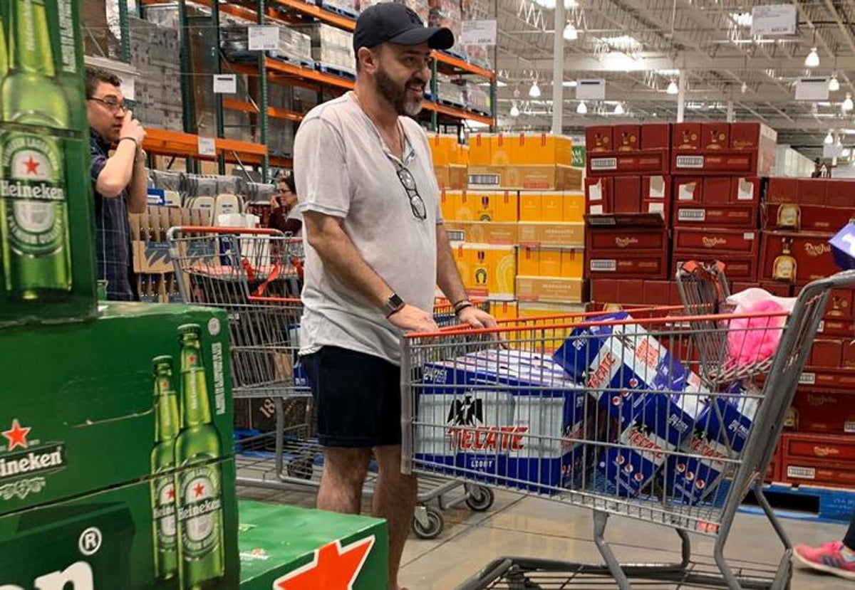 Por ir a comprar una cerveza, arriesga su vida