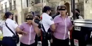 En Oaxaca, mujer fue detenida por no usar cubrebocas y agredir a los policías.