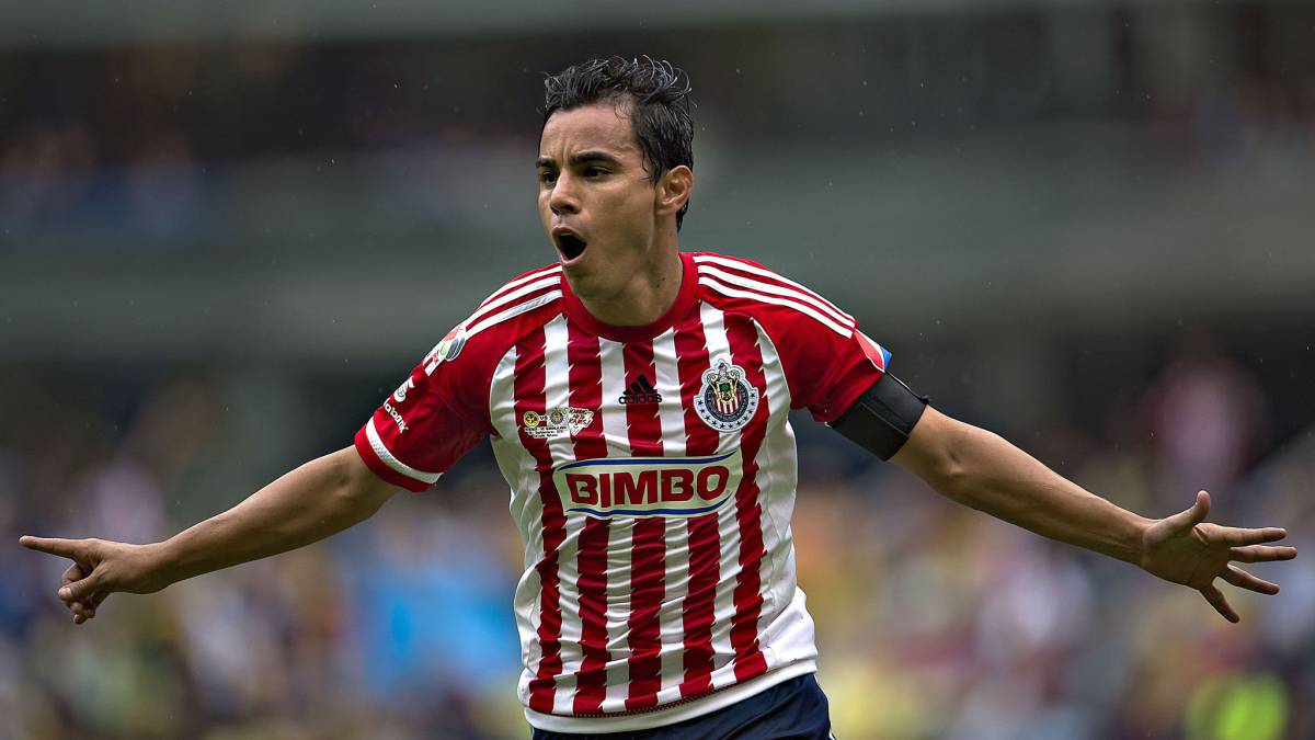 Omar Bravo, otro jugador que también se despide de los Leones Negros.