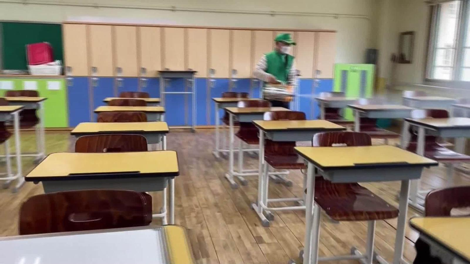 Corea del Sur reinicia actividades de escuelas pese a aumento de casos de Covid-19.