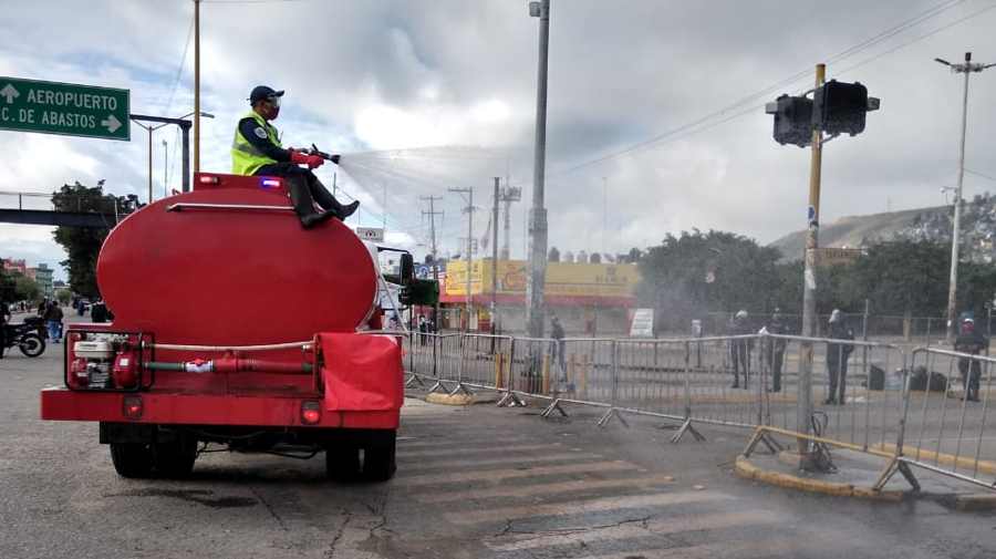 Aprovechan cierre para sanitizar la Central de Abasto, Oaxaca