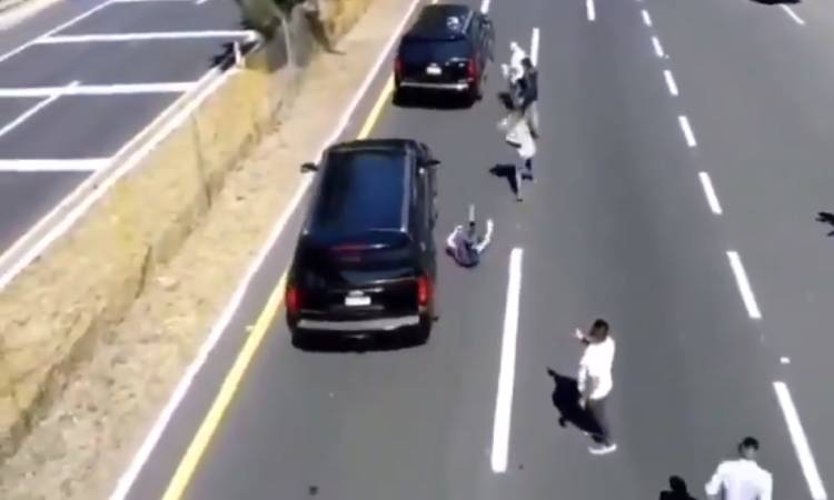 Ciudadano de Tlaxcala fue aventado por una camioneta del equipo de AMLO.