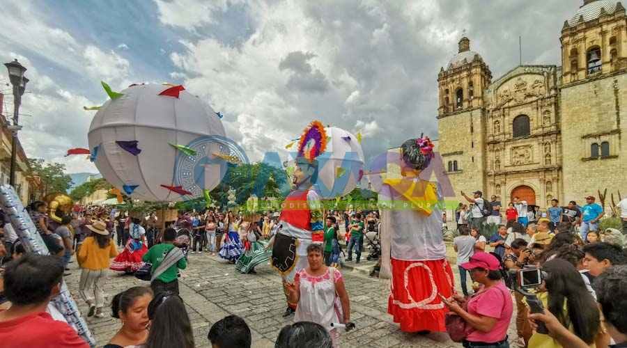 Fracasa aislamiento voluntario se rebasaron lo 3 mil casos de Covid-19; Guelaguetza se pospone
