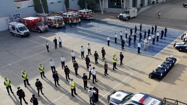 Gobierno de Oaxaca entrega uniformes a las corporaciones de la SSPO