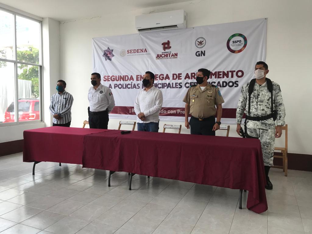Ante la pandemia del COVID-19 la SSPO dota de insumos a elementos en el Istmo, Oaxaca