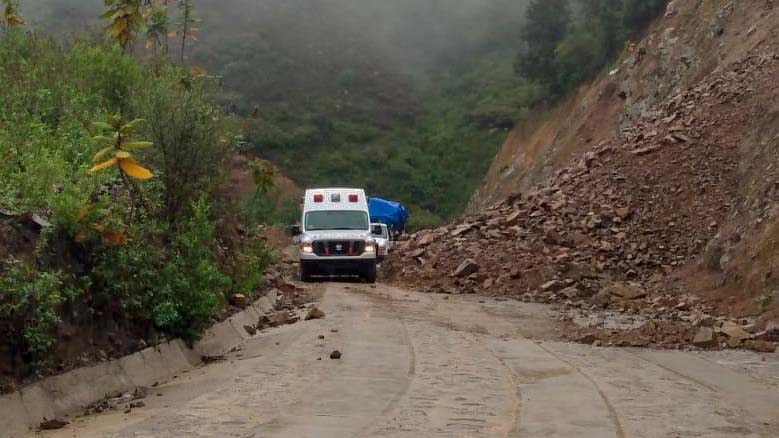 Después de 36 horas llega Cruz Roja a Santa Catarina Xanaguía