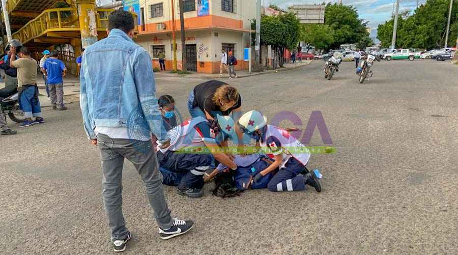 Joven mujer intenta suicidarse aventándose del puente del DIF, Oaxaca