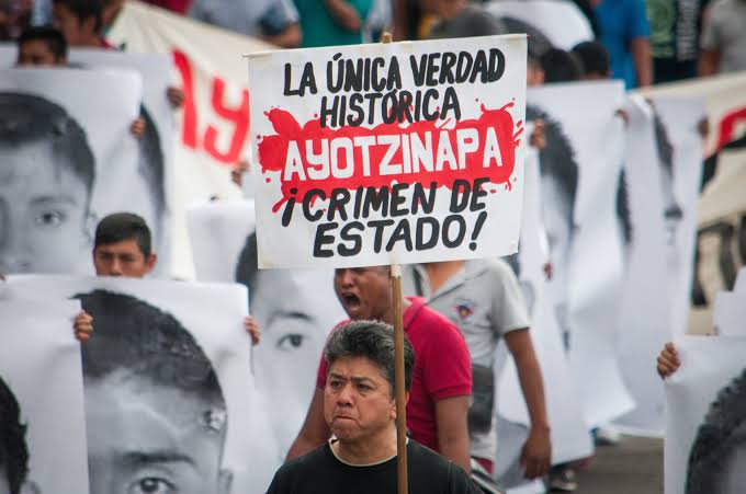 Identifican a uno de los 43 normalistas de Ayotzinapa; sepultan versión histórica del PRI