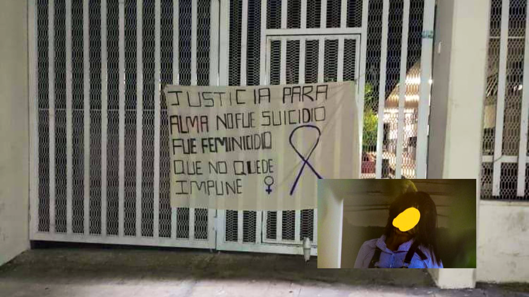 “Fue feminicidio y no suicidio”: dejan manta en escuela de Matías Romero