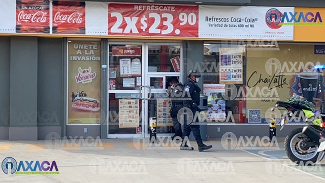 Asalto a Oxxo de Av. La Paz en San Martín Mexicapan, Oaxaca