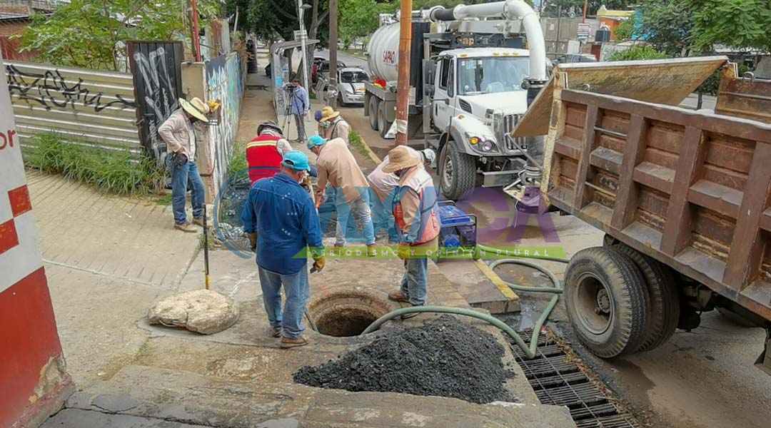 Vecinos de San Juan Chapultepec exigen a SAPAO solución a problemas de drenaje