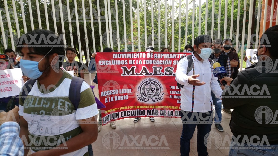 Movimiento de Aspirantes Excluidos denuncias exceso en cuotas de inscripción en la UABJO