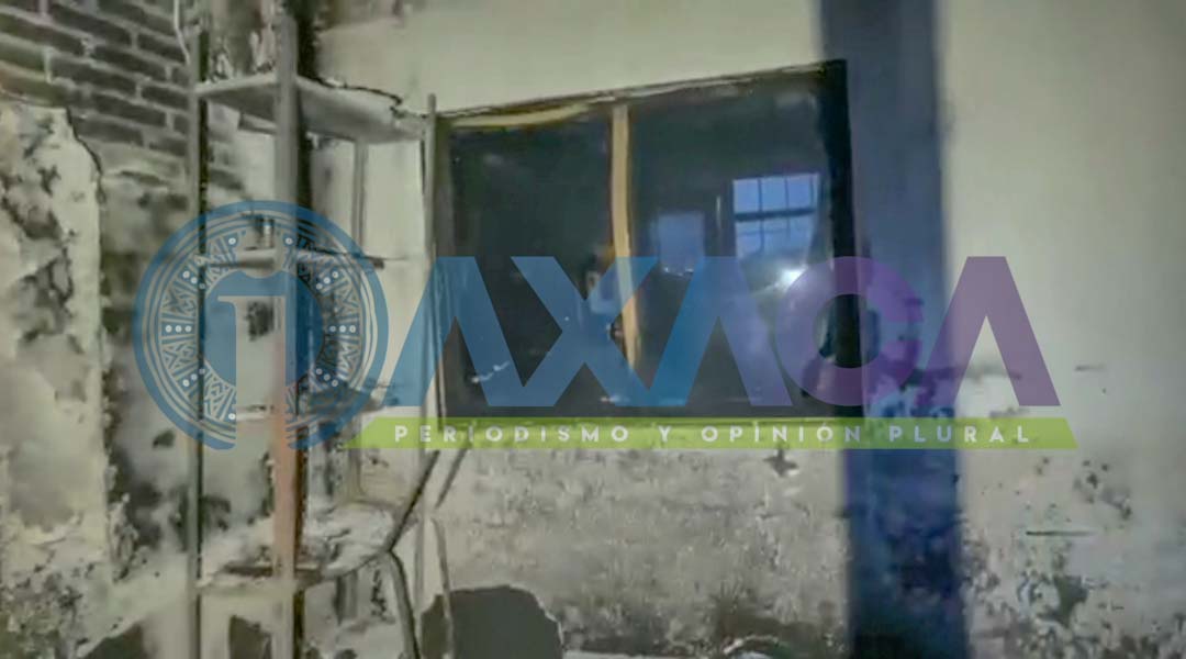 Queman palacio municipal de San Antonio de la Cal, Oaxaca