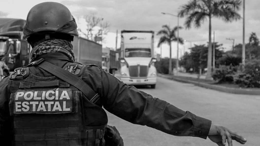 Balean a policías estatales en Ciudad Judicial, Oaxaca