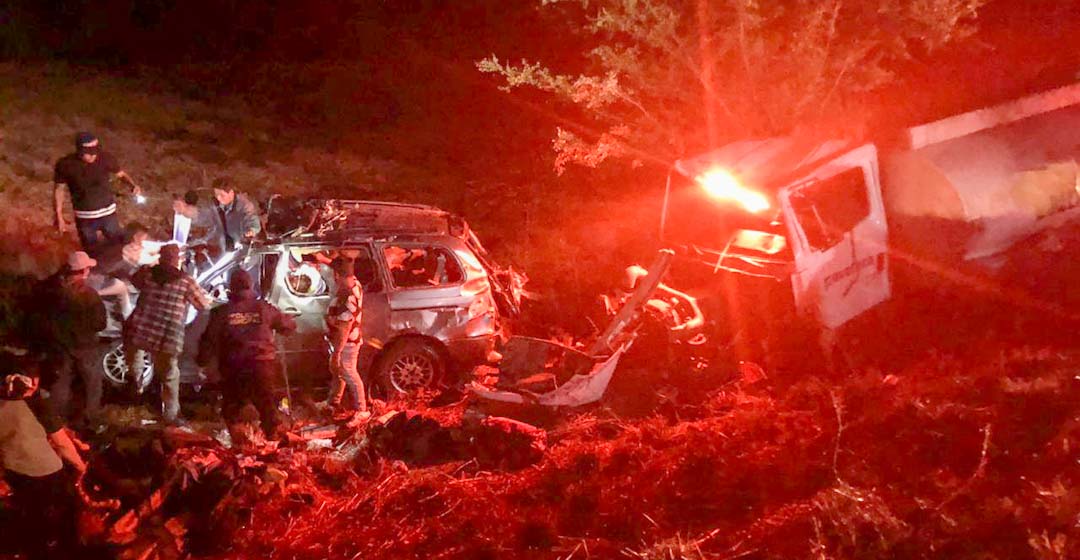 Cuatro personas sin vida deja fatal accidente en Ayoquezco, Oaxaca