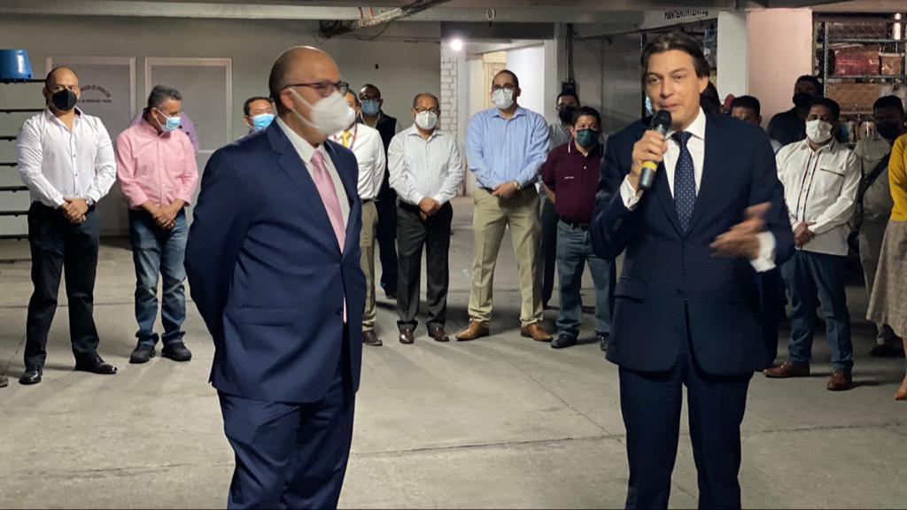 Subsecretario de Administración toma protesta a nuevo director en los Servicios de Salud