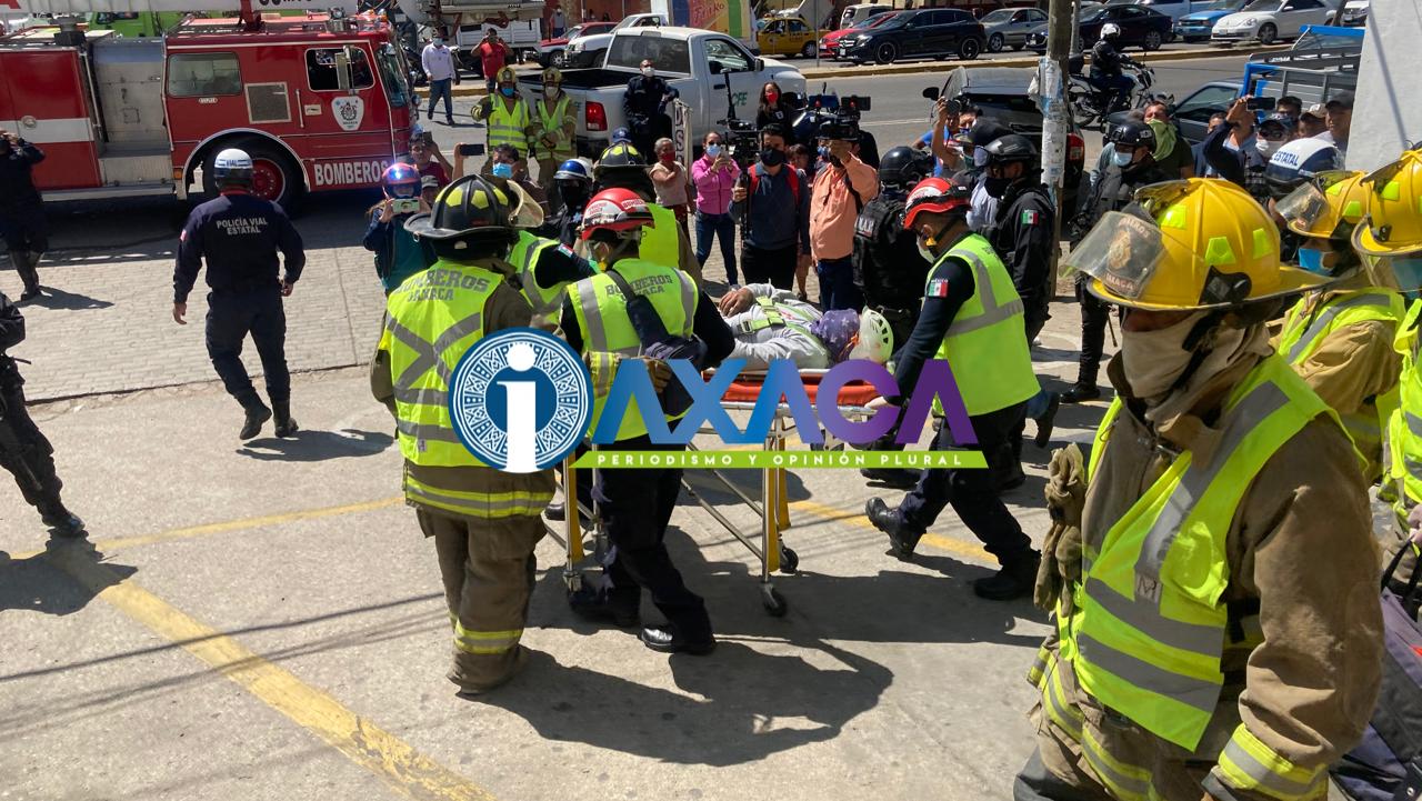 Hombre casi pierde la vida al electrocutarse en la Colonia del Maestro,Oaxaca