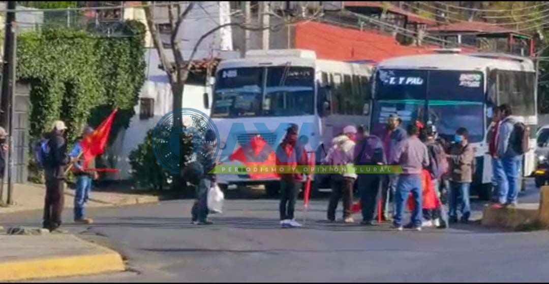 UCIPEZ y FPR bloquean fuente de las 8 Regiones, Oaxaca