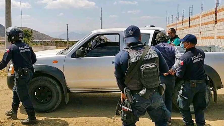 Policías municipales de Ocotlán rescatan a tres secuestrados; Fiscalía se cuelga la medalla