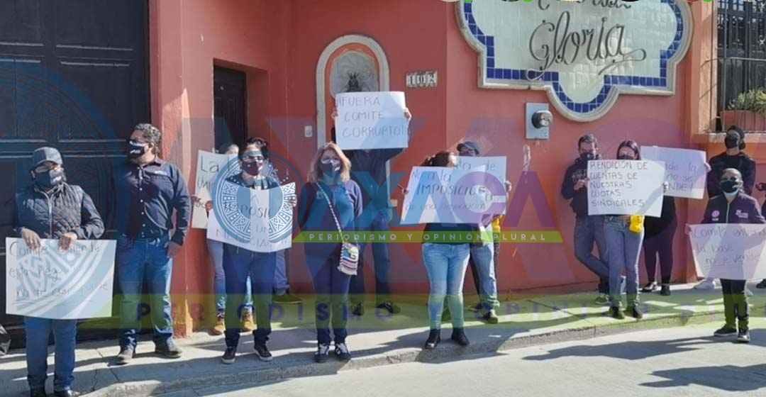 Secretario General del STPEIDCEO a golpes reprime protesta de trabajadores
