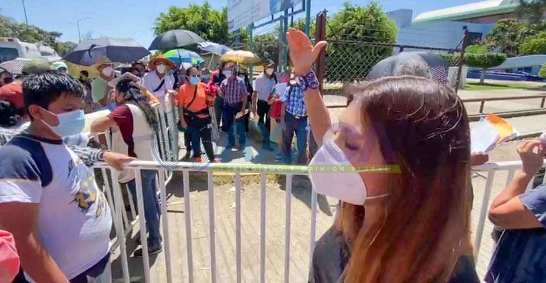 ¿Alguien la conoce? ¡Noooooo! ¡fuera! ¡fuera!, gritan ciudadanos a Ale Morlan