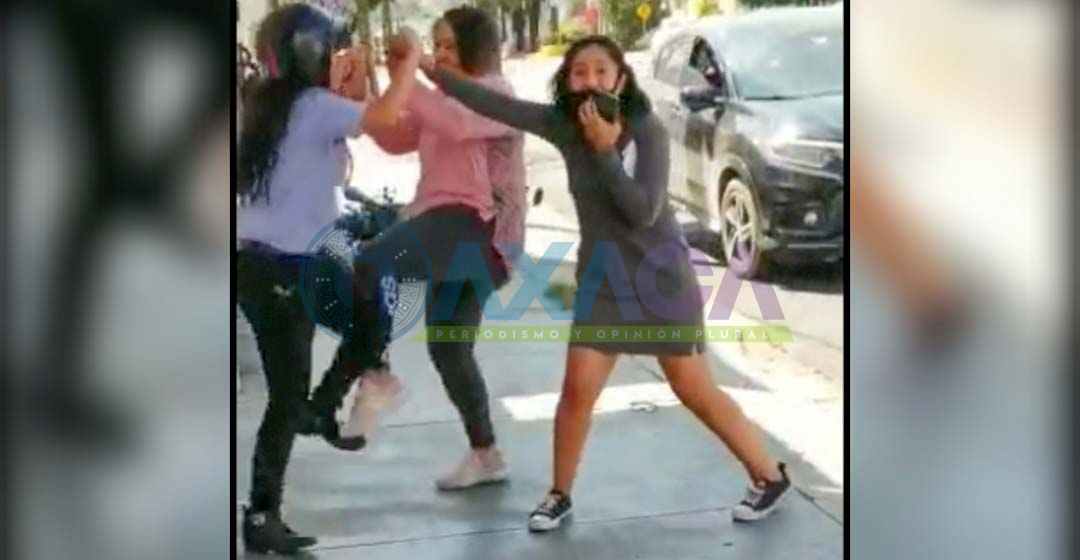 Video: Tres mujeres arreglan diferencias a golpes tras incidente vehicular