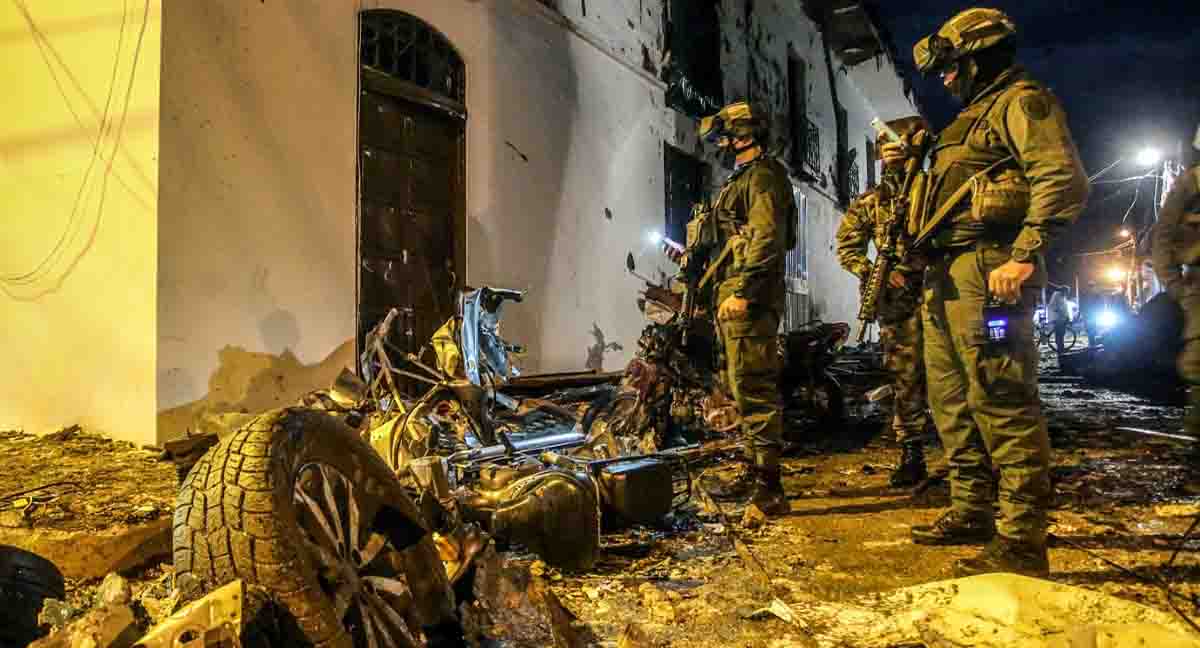 43 heridos deja atentado con coche bomba en Colombia