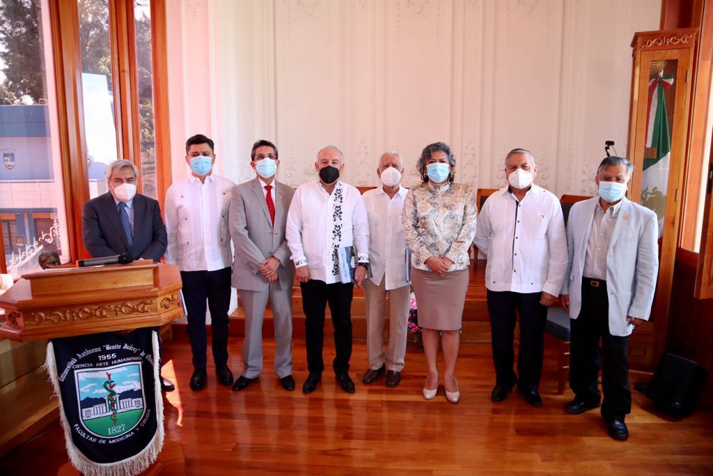 Reconoce UABJO trabajo en materia de seguridad de Heliodoro Díaz Escárraga