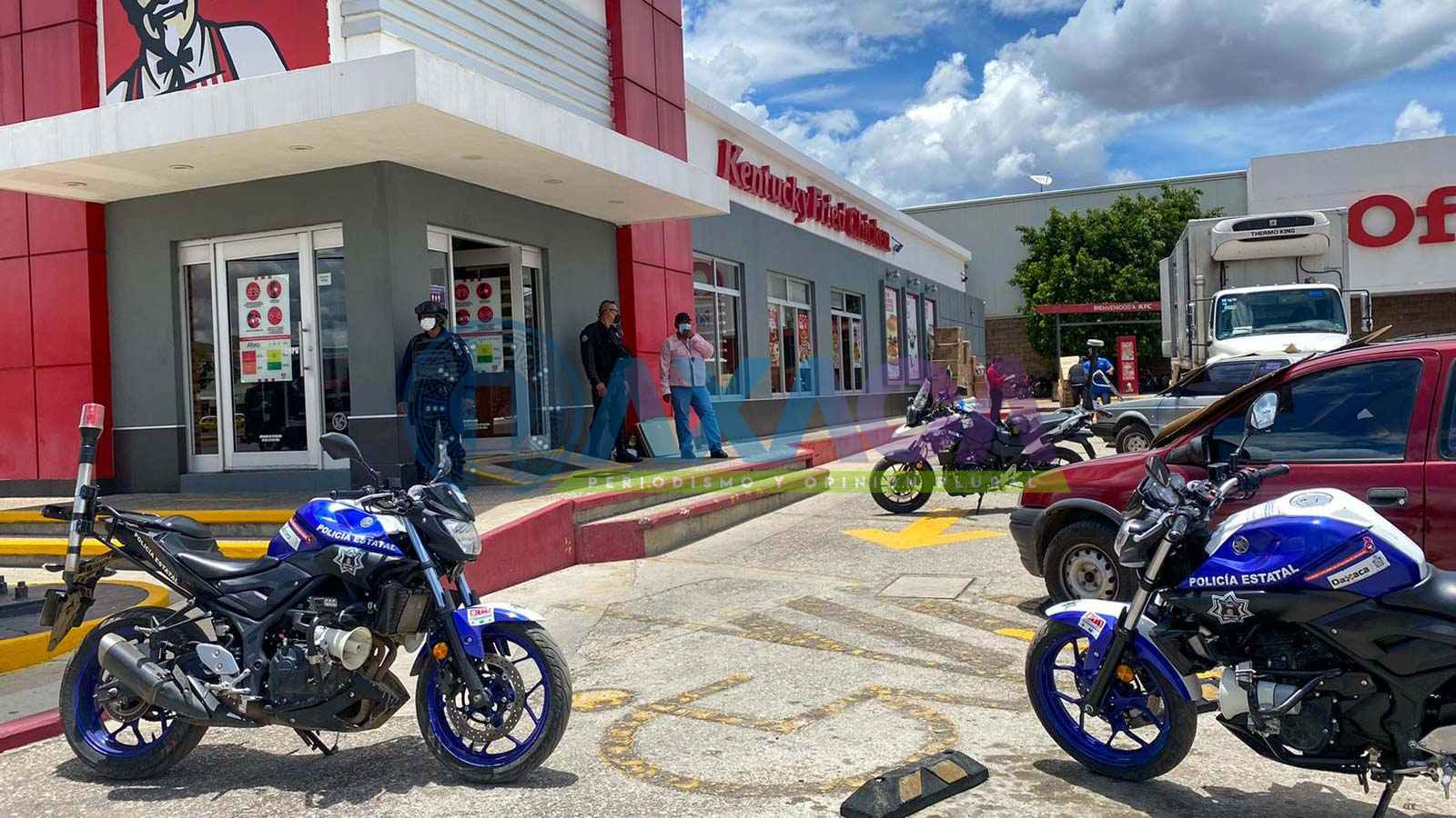 VIDEO: Con arma de fuego despojan de 200 mil pesos a masculino frente a Plaza del Valle, Oaxaca